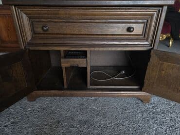 Matresses: Drvena komoda/TV ormarić u klasičnom stilu - Materijal: masivno drvo at lalafo.rs — 3 Matresses: Drvena komoda/TV ormarić u klasičnom stilu - Materijal: masivno drvo — 3