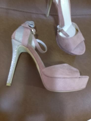 Women's Footwear: Puder roze,sa ukrasnom masnom,visoke potpetice,idealno za matursko at lalafo.rs — 10 Women's Footwear: Puder roze,sa ukrasnom masnom,visoke potpetice,idealno za matursko — 10