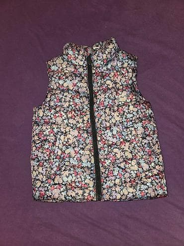 Prodajem prsluk sa cvetnim dezenima velicine116 na lalafo.rs Prodajem prsluk sa cvetnim dezenima velicine116