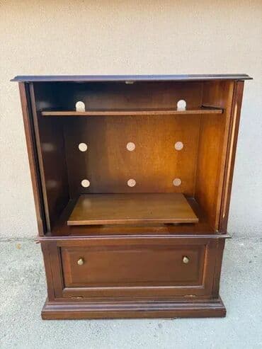 Antique Dressers: Stilska komoda / bar za piće - ODLIČNO OČUVANO - MOGUĆ PREVOZ U at lalafo.rs — 2 Antique Dressers: Stilska komoda / bar za piće - ODLIČNO OČUVANO - MOGUĆ PREVOZ U — 2