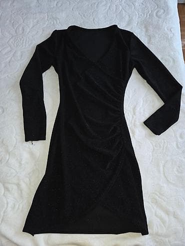 zenske broj: Crna ženska haljina sa šljokičastim sjajem - Model: preklopni kroj at lalafo.rs — 2 zenske broj: Crna ženska haljina sa šljokičastim sjajem - Model: preklopni kroj — 2