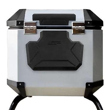 Plastična zaštitna ploča za centralni kofer motocikla (zadnja strana) na lalafo.rs Plastična zaštitna ploča za centralni kofer motocikla (zadnja strana)