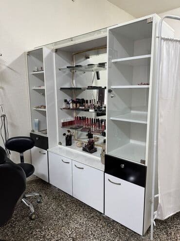 Kozmetičko-frizerski nameštaj – komplet radnih jedinica sa ogledalima na lalafo.rs Kozmetičko-frizerski nameštaj – komplet radnih jedinica sa ogledalima