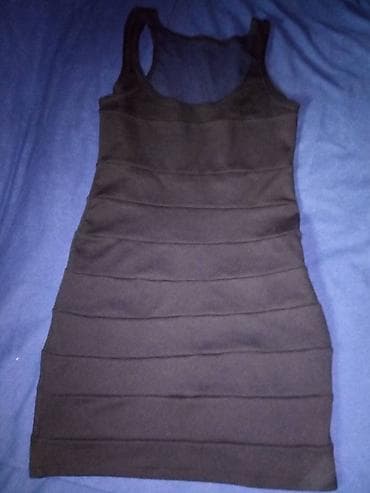 Na prodaju crna haljina, S veličina, par puta nošena, leđa providna na lalafo.rs Na prodaju crna haljina, S veličina, par puta nošena, leđa providna