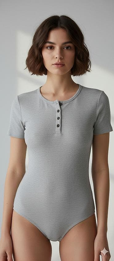 Ženski rebrasti bodi sa kratkim rukavima - Model: jednobojni bodi sa na lalafo.rs Ženski rebrasti bodi sa kratkim rukavima - Model: jednobojni bodi sa