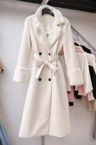 Ženski elegantni kaput sa krznastom postavom i reverima - Kroj na lalafo.rs Ženski elegantni kaput sa krznastom postavom i reverima - Kroj