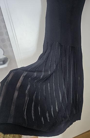 Sandro Paris dugačka plisirana crna knit haljina. Savršena. divan na lalafo.rs — 7 Sandro Paris dugačka plisirana crna knit haljina. Savršena. divan — 7