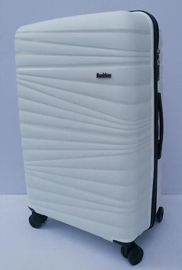 torba fashion bags: Tvrdi kofer na točkiće – beli, modernog talasastog dizajna - at lalafo.rs — 10 torba fashion bags: Tvrdi kofer na točkiće – beli, modernog talasastog dizajna - — 10