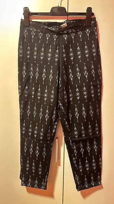 Pantalone, 7/8, tanji materijal, crne sa belo- sivim detaljima, pojas na lalafo.rs — 1 Pantalone, 7/8, tanji materijal, crne sa belo- sivim detaljima, pojas — 1
