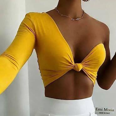 Asimetrični ženski crop top sa čvorom - Dizajn: asimetrično rame – na lalafo.rs — 2 Asimetrični ženski crop top sa čvorom - Dizajn: asimetrično rame – — 2