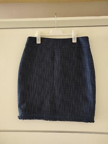 Suknja velicina 36. Poluobim struka 40, dužina 51 na lalafo.rs Suknja velicina 36. Poluobim struka 40, dužina 51