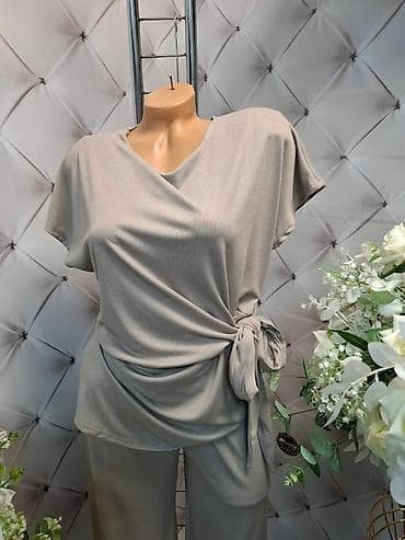 kom sa etiketom: Ženski komplet – bluzica i pantalone - Model: dvodelni komplet sa at lalafo.rs — 3 kom sa etiketom: Ženski komplet – bluzica i pantalone - Model: dvodelni komplet sa — 3