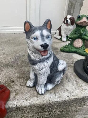 Garden Decor: Betonska Figura – Haski 🐾🐺 Opis Proizvoda Unesite dašak divljine i at lalafo.rs — 1 Garden Decor: Betonska Figura – Haski 🐾🐺 Opis Proizvoda Unesite dašak divljine i — 1