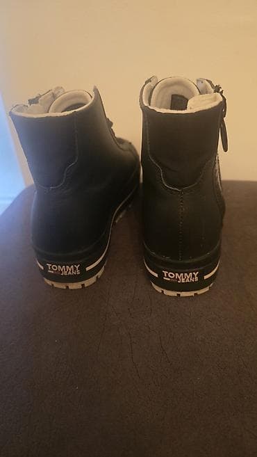 Tommy Hilfiger Tommy Jeans NOVE ORIGINALnosene par puta,gotovo da na lalafo.rs — 3 Tommy Hilfiger Tommy Jeans NOVE ORIGINALnosene par puta,gotovo da — 3