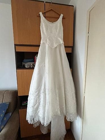 Venčanica sa dugim šlepom i čipkom Fayazi Evenings Paris vintage na lalafo.rs — 2 Venčanica sa dugim šlepom i čipkom Fayazi Evenings Paris vintage — 2