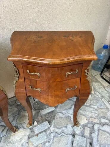 Antique Dressers: Stilske trbušaste komode u paru - ODLIČNO OČUVANE 🌟✨ Komode u dobrom at lalafo.rs — 13 Antique Dressers: Stilske trbušaste komode u paru - ODLIČNO OČUVANE 🌟✨ Komode u dobrom — 13