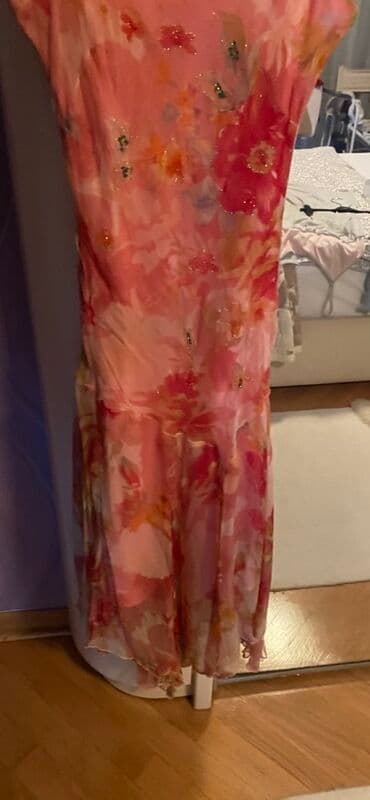 M, color - Multicolored, Evening, Short sleeves at lalafo.rs M, color - Multicolored, Evening, Short sleeves