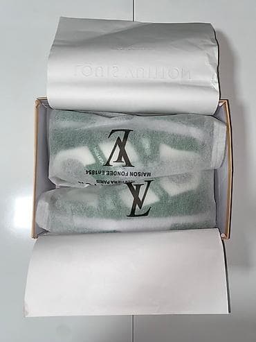 Prodajem Louis Vuitton LV Trainer patike u zelene-beloj boji.
Patike na lalafo.rs — 5 Prodajem Louis Vuitton LV Trainer patike u zelene-beloj boji.
Patike — 5