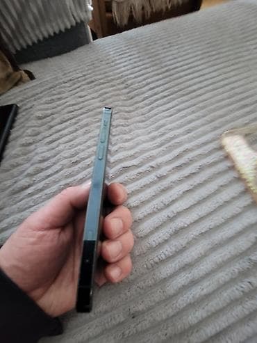 Apple iPhone – model sa ravnim ivicama i trostrukom zadnjom kamerom - at lalafo.rs — 4 Apple iPhone – model sa ravnim ivicama i trostrukom zadnjom kamerom - — 4