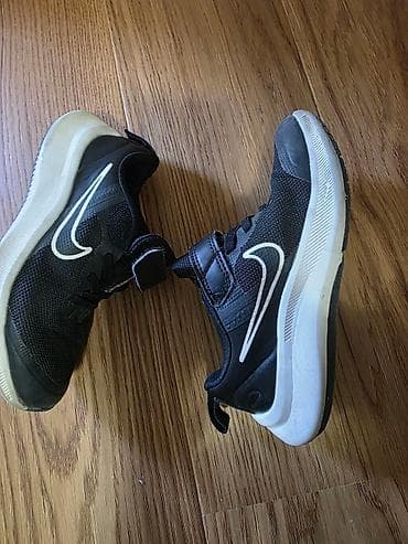 Crne Nike patike, model Downshifter, idealne za svakodnevne aktivnosti na lalafo.rs — 4 Crne Nike patike, model Downshifter, idealne za svakodnevne aktivnosti — 4