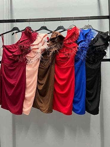 Elegantna mini haljina na jedno rame sa bogatim volanom i perjem - na lalafo.rs — 4 Elegantna mini haljina na jedno rame sa bogatim volanom i perjem - — 4