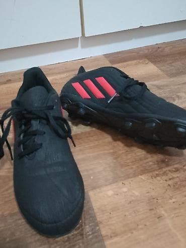 Adidas kopačke za veštačku travu / teren sa gumom (TF) - Model sa at lalafo.rs — 7 Adidas kopačke za veštačku travu / teren sa gumom (TF) - Model sa — 7