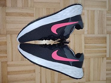 Nike patike za trčanje UG 26,5cm - Model: Nike Revolution (serija sa na lalafo.rs — 2 Nike patike za trčanje UG 26,5cm - Model: Nike Revolution (serija sa — 2