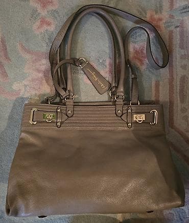 Salvatore FERRAGAMO vintage kožna torba. Prirodna koža. Dosta velika i at lalafo.rs — 1 Salvatore FERRAGAMO vintage kožna torba. Prirodna koža. Dosta velika i — 1