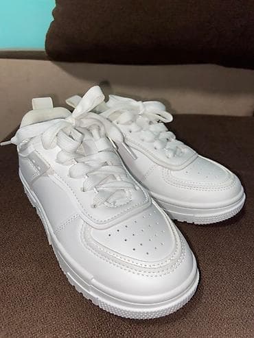 Bele uniseks patike – klasičan model Patike iz Sinsay-a Razlog na lalafo.rs — 3 Bele uniseks patike – klasičan model Patike iz Sinsay-a Razlog — 3