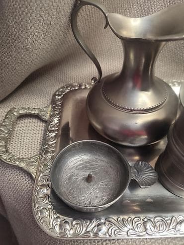 privezak srebro: Prodajem vintage kalajni set posuđa za napitke: 3 kalajne čaše, 1 na lalafo.rs — 2 privezak srebro: Prodajem vintage kalajni set posuđa za napitke: 3 kalajne čaše, 1 — 2