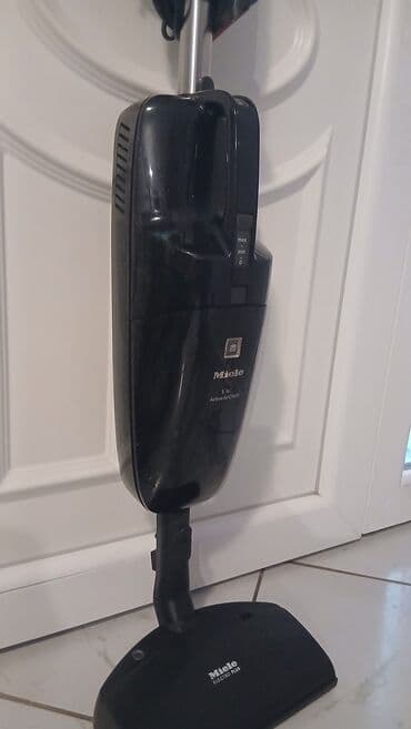 Stick Vacuum Cleaners: Miele uspravni usisivač S 147 Active Air Clean sa elektro četkom. - at lalafo.rs — 2 Stick Vacuum Cleaners: Miele uspravni usisivač S 147 Active Air Clean sa elektro četkom. - — 2