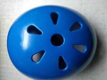 Kaciga decija veličina obima 63 cm.nedostaje UNUTRASNJI DEO,SAMO na lalafo.rs — 2 Kaciga decija veličina obima 63 cm.nedostaje UNUTRASNJI DEO,SAMO — 2