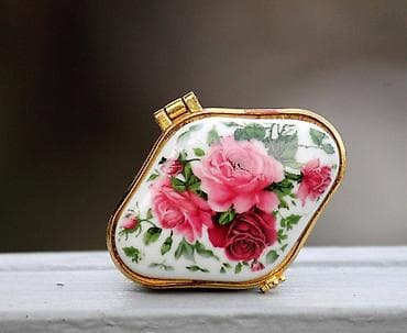 Burmutica Vintage porculanska Stara porculanska burmutica sa metalnim na lalafo.rs — 6 Burmutica Vintage porculanska Stara porculanska burmutica sa metalnim — 6