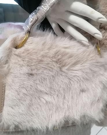 Elegantna ženska torba “Phi Firenze” sa detaljima od veštačkog krzna at lalafo.rs — 4 Elegantna ženska torba “Phi Firenze” sa detaljima od veštačkog krzna — 4