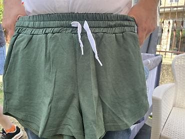 Zelene šorts-pantalone za svakodnevno nošenje - Model: kratke na lalafo.rs Zelene šorts-pantalone za svakodnevno nošenje - Model: kratke