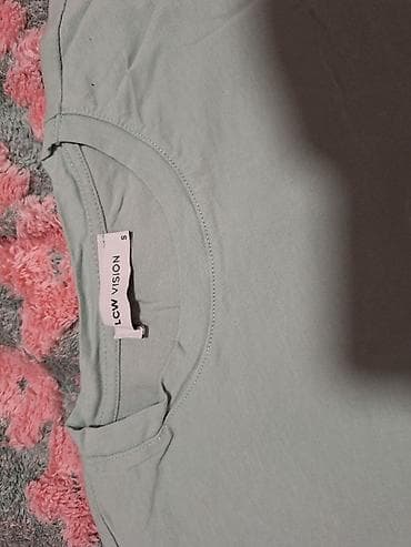 4 majice kratki rukav, velicina S na lalafo.rs — 2 4 majice kratki rukav, velicina S — 2