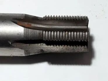 Milling Cutters: Glodalo za izradu milimetarskog navoja sa korakom 1 (4439) JAL at lalafo.rs — 2 Milling Cutters: Glodalo za izradu milimetarskog navoja sa korakom 1 (4439) JAL — 2