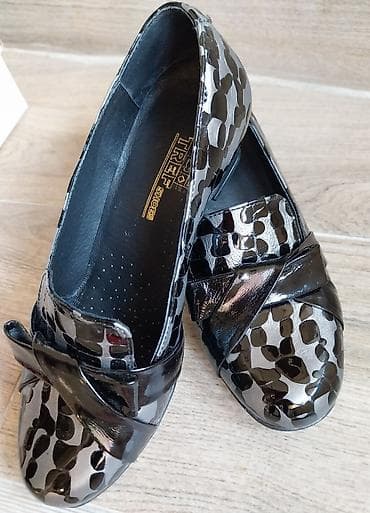 Pumps: Nove cipele
Lak koža
38
Prelepe at lalafo.rs — 4 Pumps: Nove cipele
Lak koža
38
Prelepe — 4