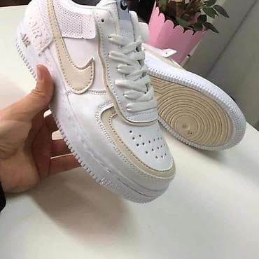 Broj 36-40
Cena 3500 din na lalafo.rs — 3 Broj 36-40
Cena 3500 din — 3