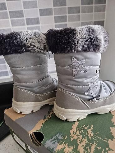 Cizme. Ciciban decije cizme br.24
Nosene kratko. Kao nove na lalafo.rs — 6 Cizme. Ciciban decije cizme br.24
Nosene kratko. Kao nove — 6