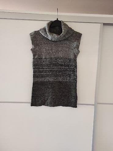 Rolka velicina xxs/xs. Kvalitetna kao nova. Veličina 146/152. Poluobim na lalafo.rs Rolka velicina xxs/xs. Kvalitetna kao nova. Veličina 146/152. Poluobim