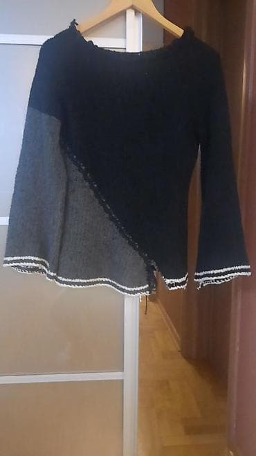 Ženski pleteni džemper/tunika sa asimetričnim panelima8 - Boje: crna na lalafo.rs Ženski pleteni džemper/tunika sa asimetričnim panelima8 - Boje: crna