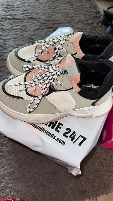 Zenske cipele patike cizme i sandale od 500 do 2000 dinara Komplet na lalafo.rs — 2 Zenske cipele patike cizme i sandale od 500 do 2000 dinara Komplet — 2