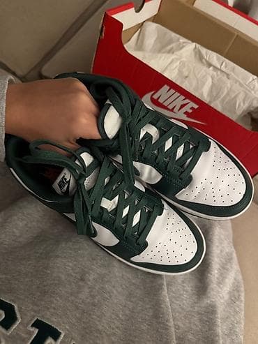 Prodajem Nike Dunk Low Michigan State patike Patike su nošene 2-3 na lalafo.rs — 5 Prodajem Nike Dunk Low Michigan State patike Patike su nošene 2-3 — 5