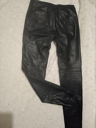 Zara Trafaluc kožne pantalone (model sa više rajsferšlusa) - Brend na lalafo.rs — 3 Zara Trafaluc kožne pantalone (model sa više rajsferšlusa) - Brend — 3