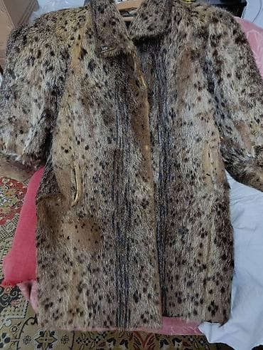 Bunda od evropskog risa (lynx), stara kolekcija. Model je klasičan na lalafo.rs Bunda od evropskog risa (lynx), stara kolekcija. Model je klasičan