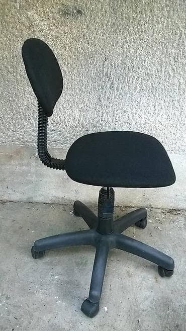 Daktilo stolica crna ispravno podizanje i mebl, ocuvana na lalafo.rs — 2 Daktilo stolica crna ispravno podizanje i mebl, ocuvana — 2