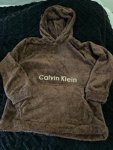 Sweatsuit Sets: Calvin Klein komplet trenerka at lalafo.rs — 4 Sweatsuit Sets: Calvin Klein komplet trenerka — 4