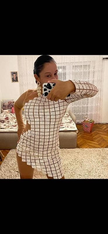 kom sa etiketom: Neverovatna potpuno nova sexy haljina sa etiketom. Narucena preko neta at lalafo.rs — 9 kom sa etiketom: Neverovatna potpuno nova sexy haljina sa etiketom. Narucena preko neta — 9