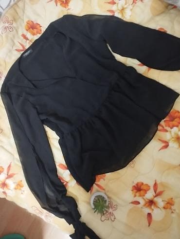 Personal Items: Prelepa crna košuljica M veličina. Ima izreze na rukavima. Elegantna at lalafo.rs — 2 Personal Items: Prelepa crna košuljica M veličina. Ima izreze na rukavima. Elegantna — 2